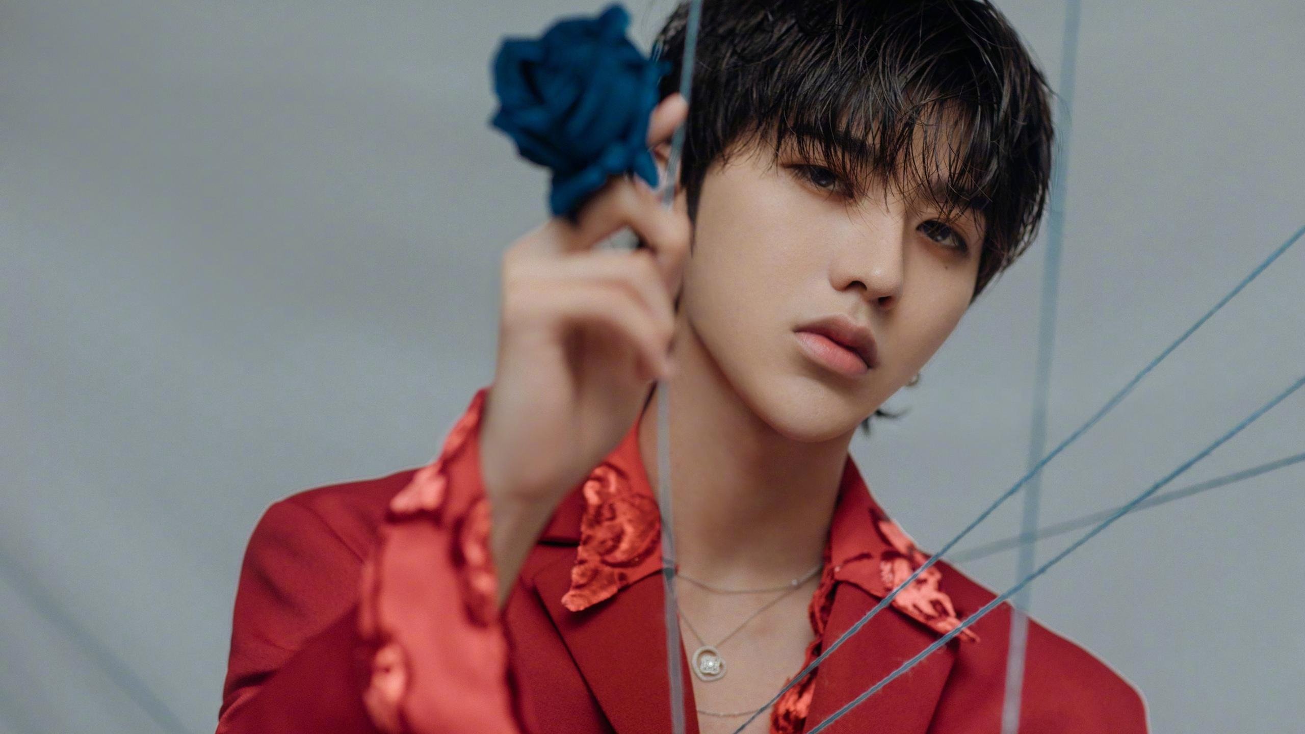 爱游戏在线-曼联豪掷千万签下一名高潜力锋线球员，曼联巅峰后防线